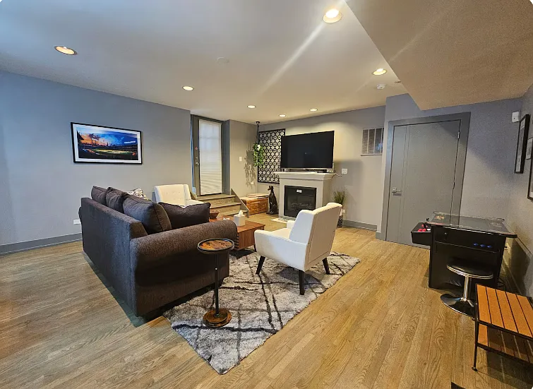 2 bed, 1400 sqft, $4,900 — Photo 2