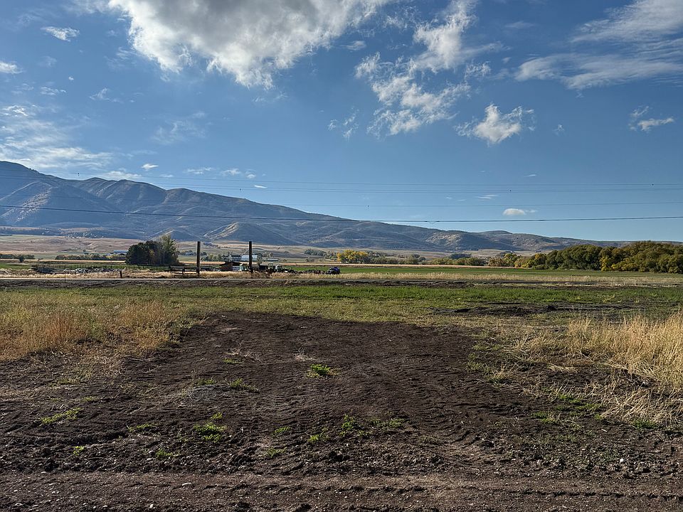 2nd image of 993 N 75 W