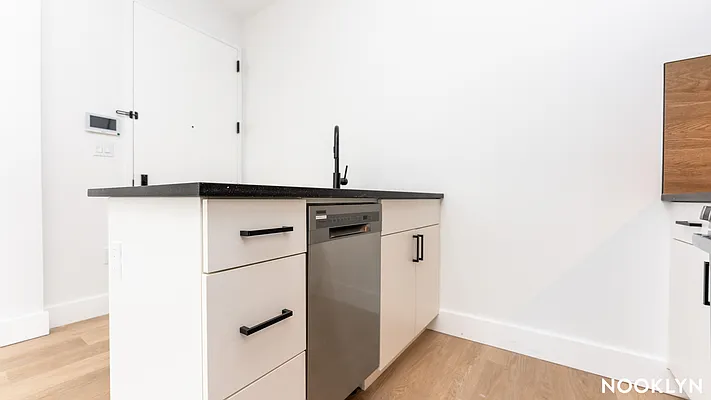 Rented by Nooklyn NYC LLC | media 6