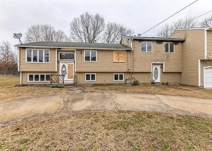 1st image of 9 Enfield Dr
