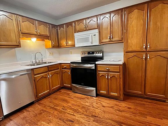 4th image of 6780 Beaumont Cir