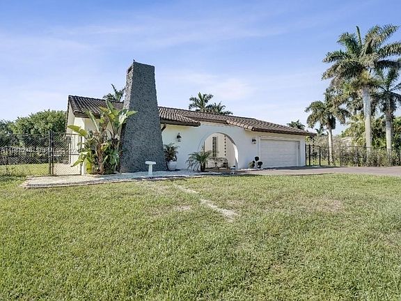 3rd image of 4701 SW 110th Ave