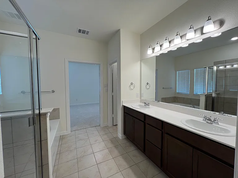 3409 Riverlawn Dr — Photo 13