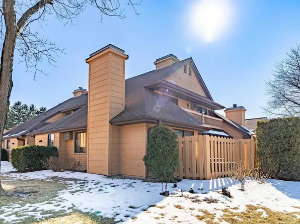 1377 W 18th Ave, Oshkosh, WI 54902