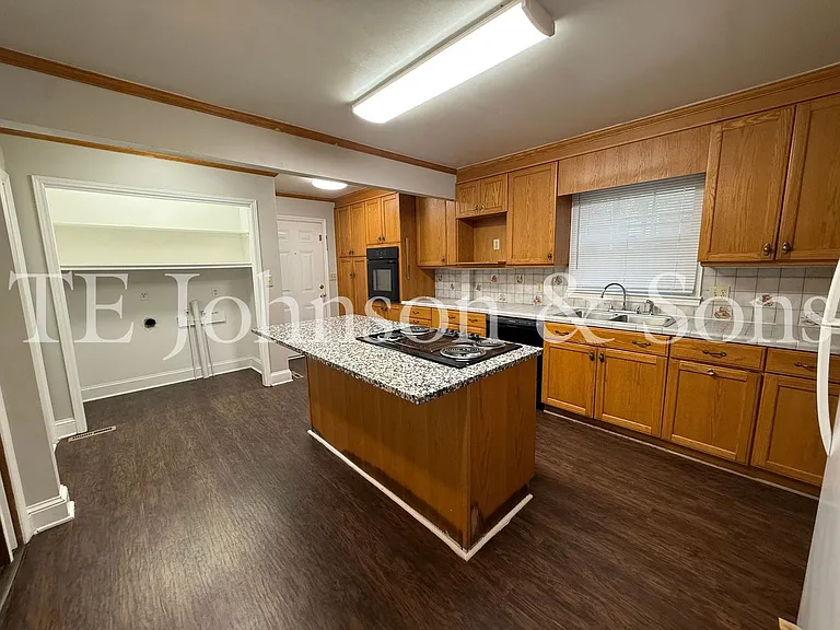2722 Winslow Ln — Photo 16
