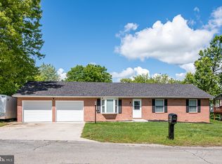 30 Ohio Ct, Inwood, WV 25428