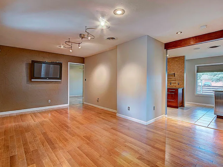 5500 Westminster Drive — Photo 10