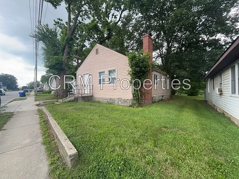 714 E Vaile Ave — Photo 2