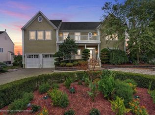 696 Fairview Ln, Forked River, NJ 08731