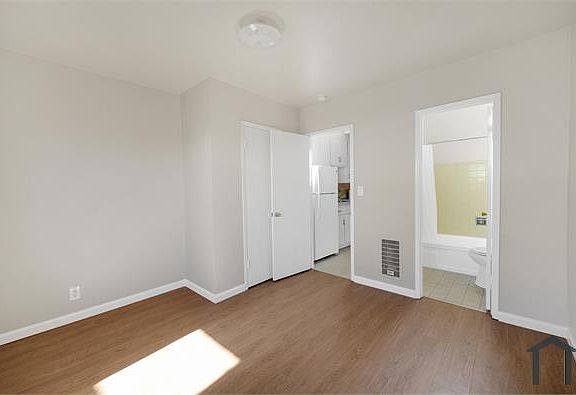 5th image of 945 S 45th St APT B