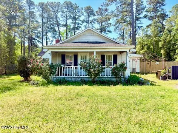 205 Church Street, Lake Waccamaw, NC 28450