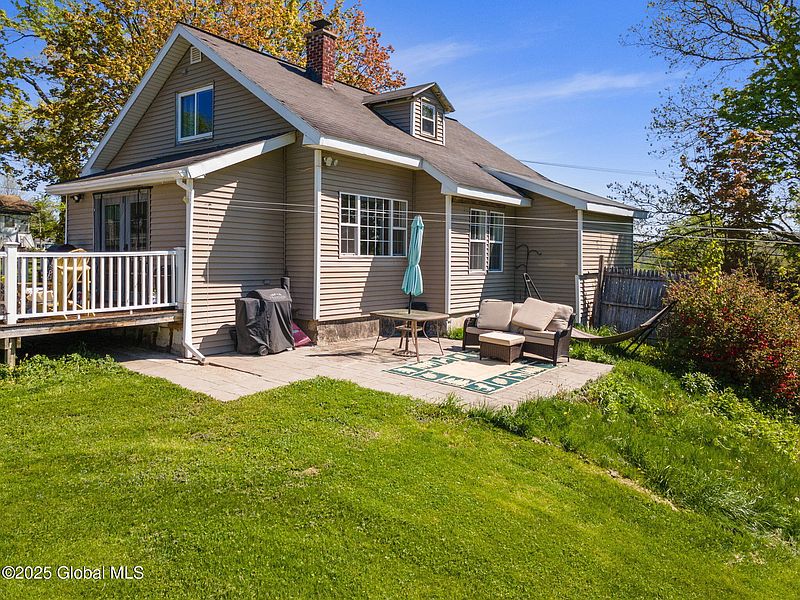 3rd image of 1722 Grovenors Corners Road
