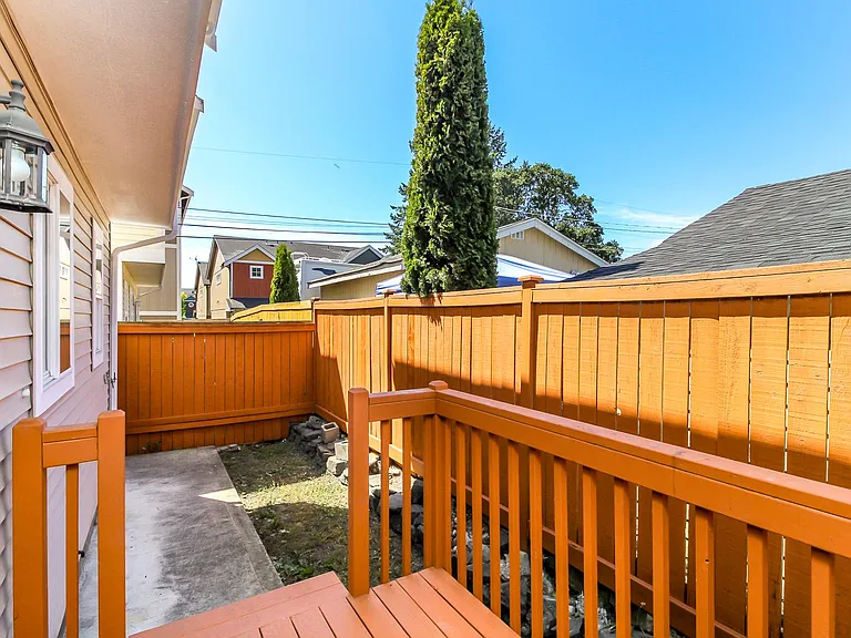 3307 S 43rd St — Photo 29