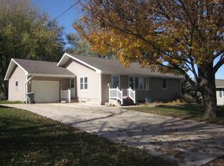 102 4th St SE, West Union, IA 52175