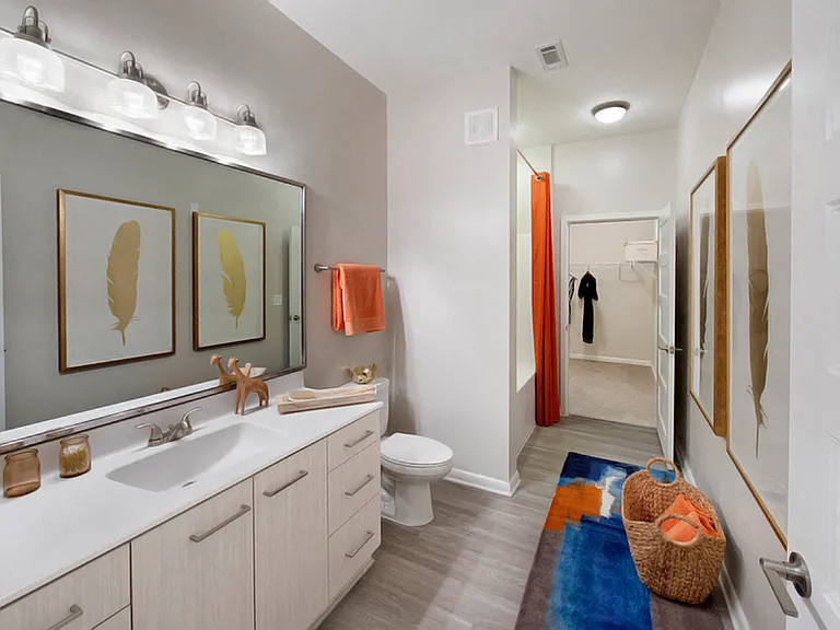 Full Bathroom