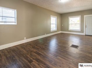 2417 S 10th St, Lincoln, NE 68502