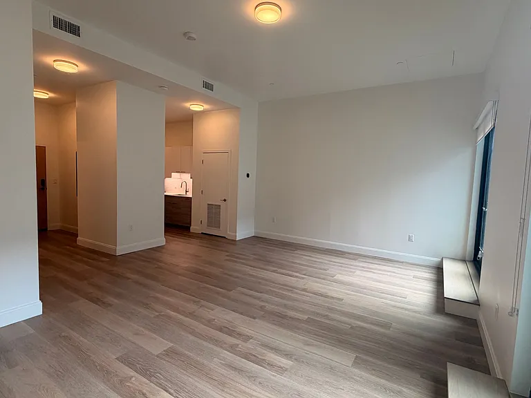 1077 Commonwealth Ave #209DF — Photo 5