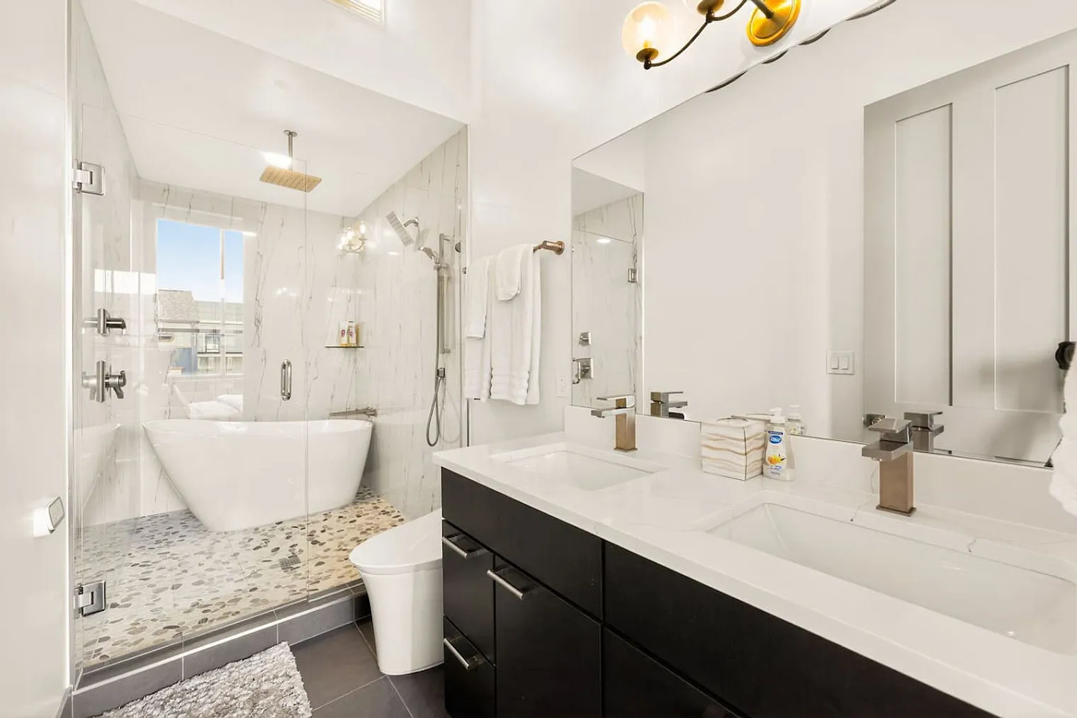 3 bed, 2.0 bath, 1614 sqft, $8,565 — Photo 3