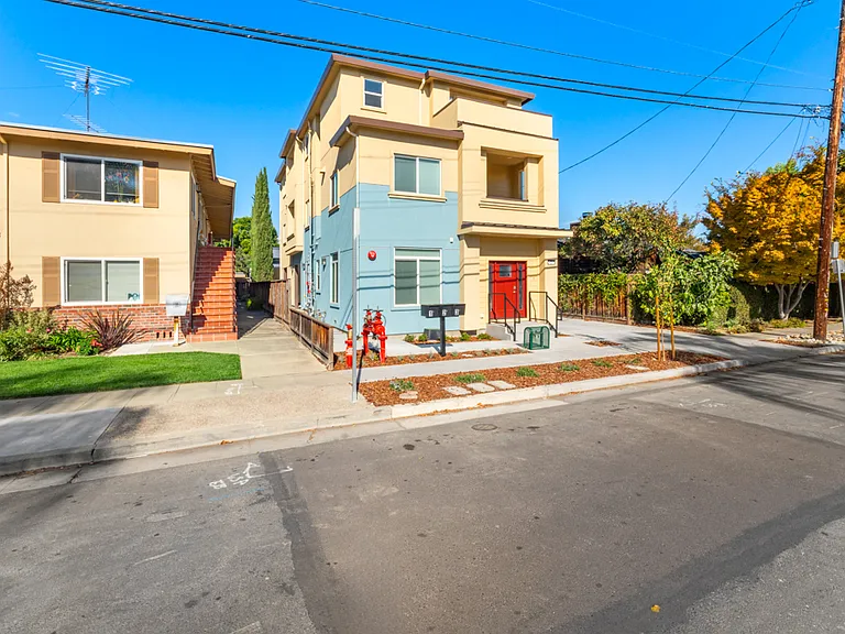 39 Lester Ave #1 — Photo 8
