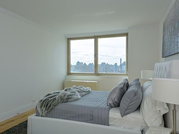 3rd image of 201 E 86th St APT 30D