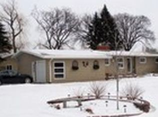 918 4th St N, Wahpeton, ND 58075