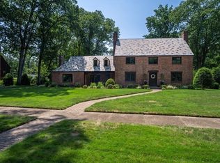 241 Park Dr, Longmeadow, MA 01106