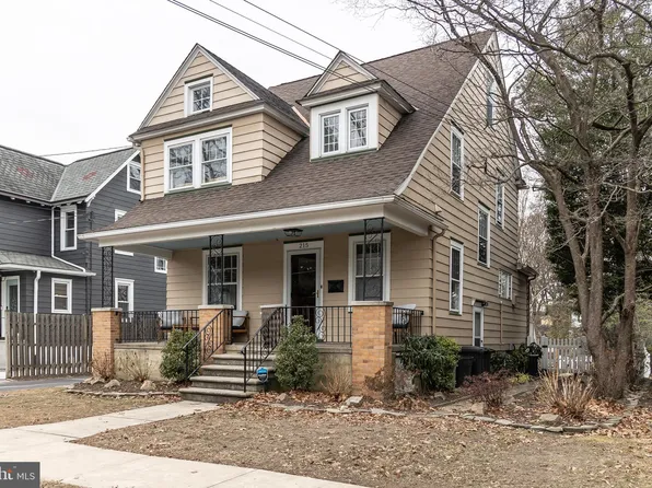 215 Lakeview Dr, Collingswood, NJ 08108