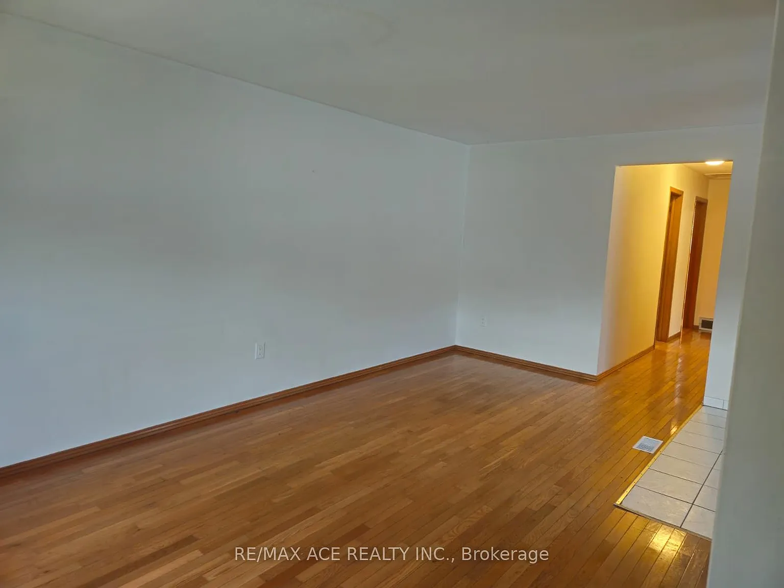 3 bed, $2,200 — Photo 3