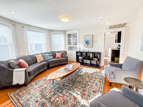 25 Clay St #3B Photo 1