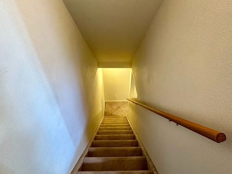 1125 Lindstrom Dr — Photo 10