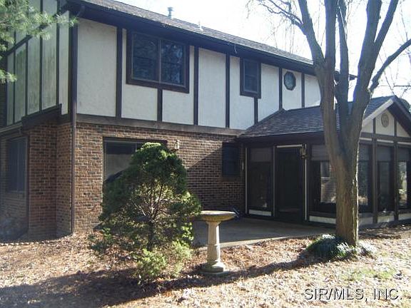 3rd image of 8 Saint Joseph Dr