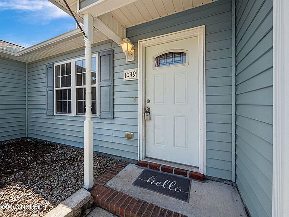 4th image of 1039 Shirley Dr