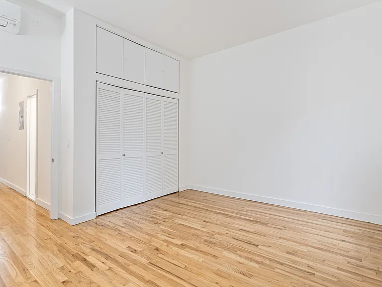 856 Lexington Ave #3 — Photo 2