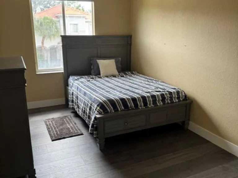 1033 Grove Park Cir #0 — Photo 3
