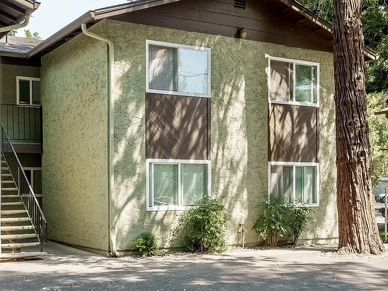 315 Hickory St — Photo 10
