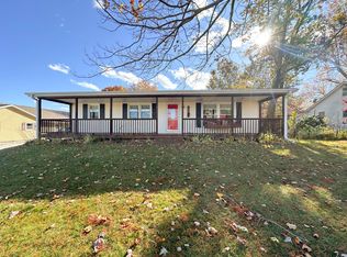 225 Fair St, Pittsfield, IL 62363