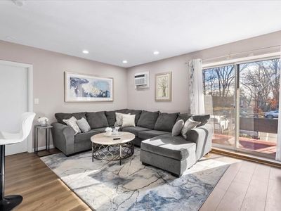 115 Grove St APT 11, West Roxbury, MA, 02132