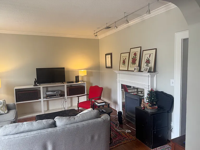 532 Santee Ave — Photo 8