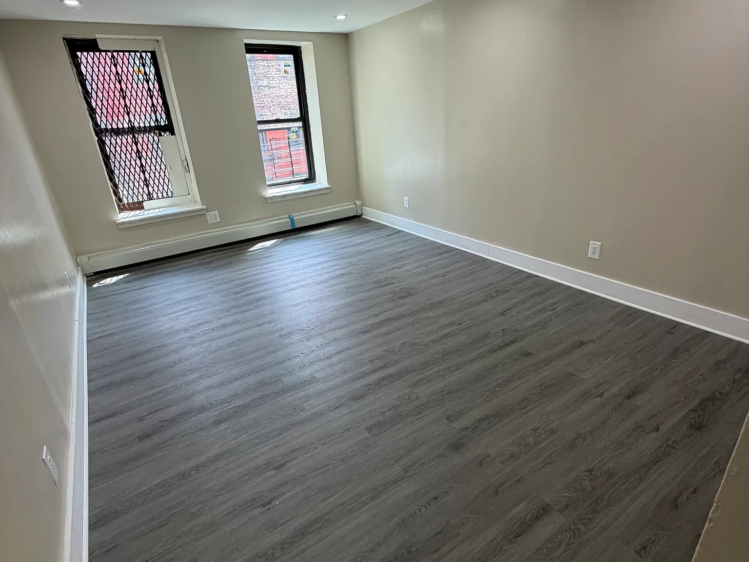 686 Beck Street — Photo 2