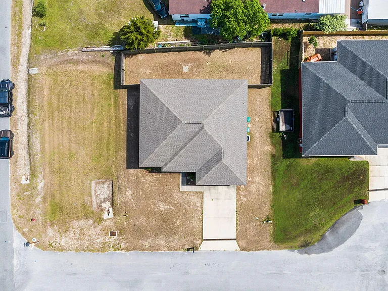 5206 Robins Ct — Photo 42