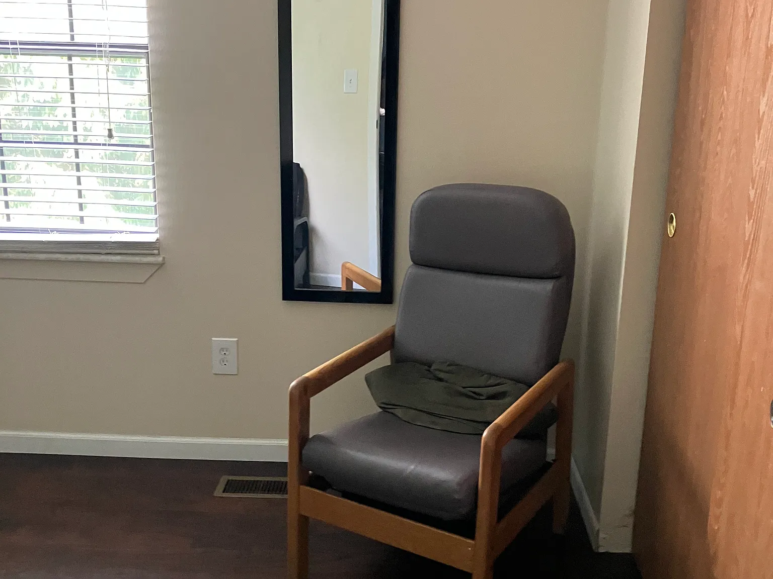 3 bed, 1440 sqft, $650 — Photo 3