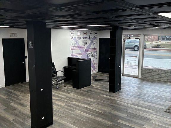 3rd image of 110 S Cass Ave