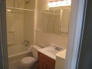 5th image of 161 W Spencer St