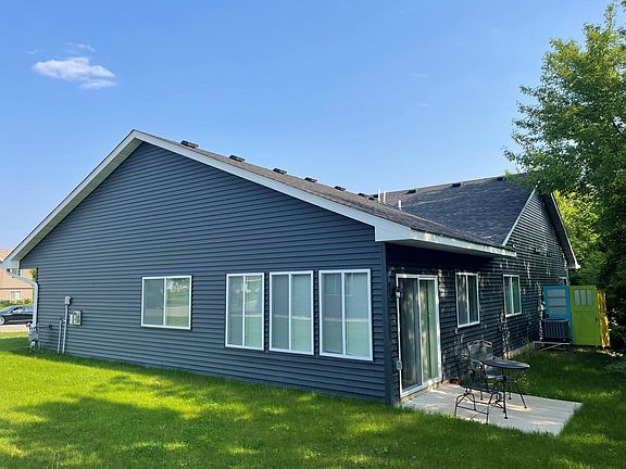 3rd image of 929 Johnson Dr
