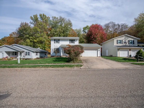 641 Crider Ave NE, New Philadelphia, OH 44663
