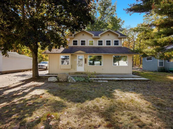 6531 Bixler Rd, Beulah, MI 49617