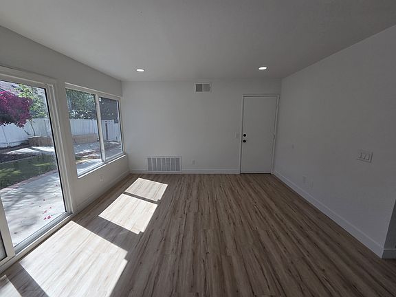 5th image of 6959 Valatta Pl