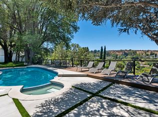 17072 Oak View Dr, Encino, CA 91436