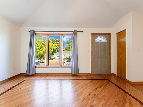 4th image of 4827 S Linder Ave