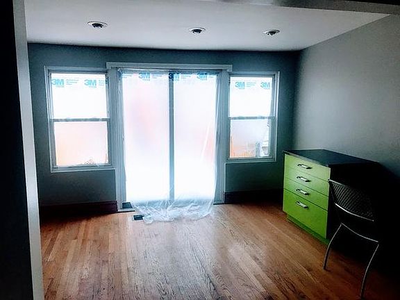 5th image of 1743 N Rockwell St #0